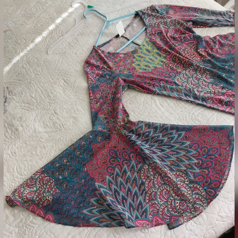 MSK - Geometric Multi-Colored Abstract Mini Dress Bell Sleeves - Picture 6 of 6